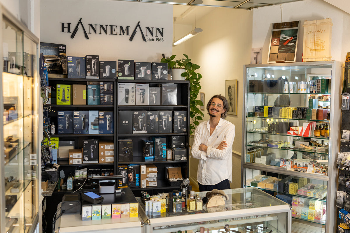 Merten Hannemann im Fachgeschäft Hannemann in Lübeck